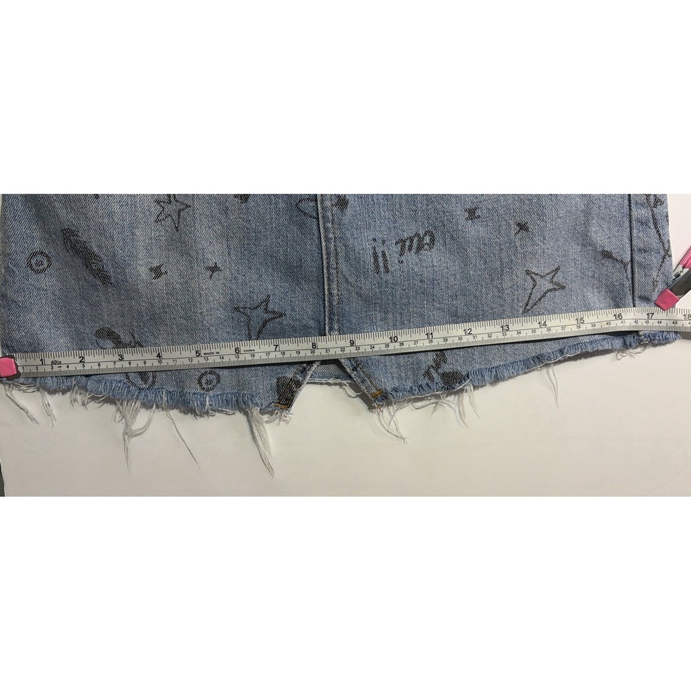 BDG Women's XS Light Wash Blue Denim Graphic Print Shorts Button 5-Pocket - Picture 7 of 8